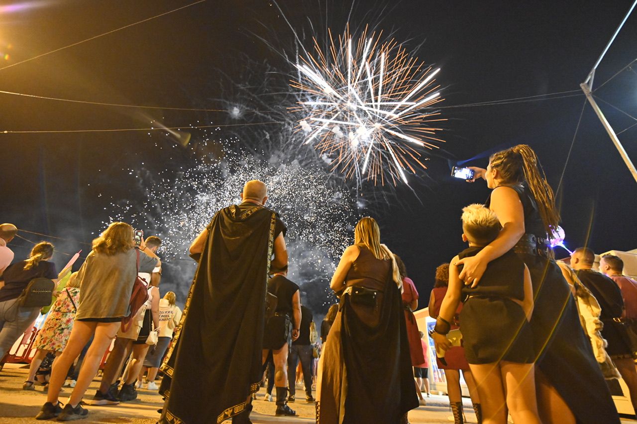 Apagado de fuego sagrado y fuegos artificiales para poner fin a Carthagineses y Romanos 2023