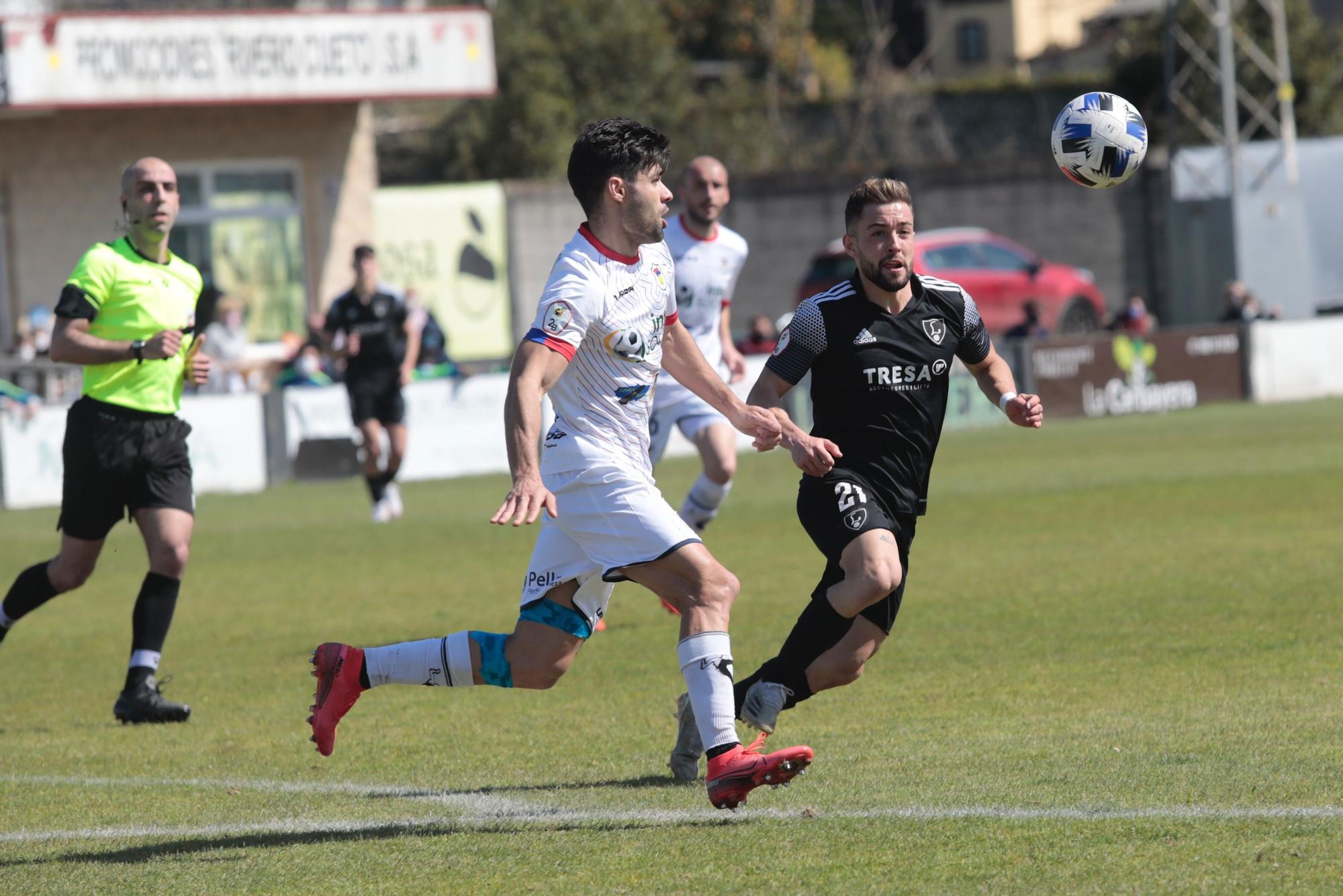 Las imágenes de los partidos de los equipos asturianos de Segunda División B