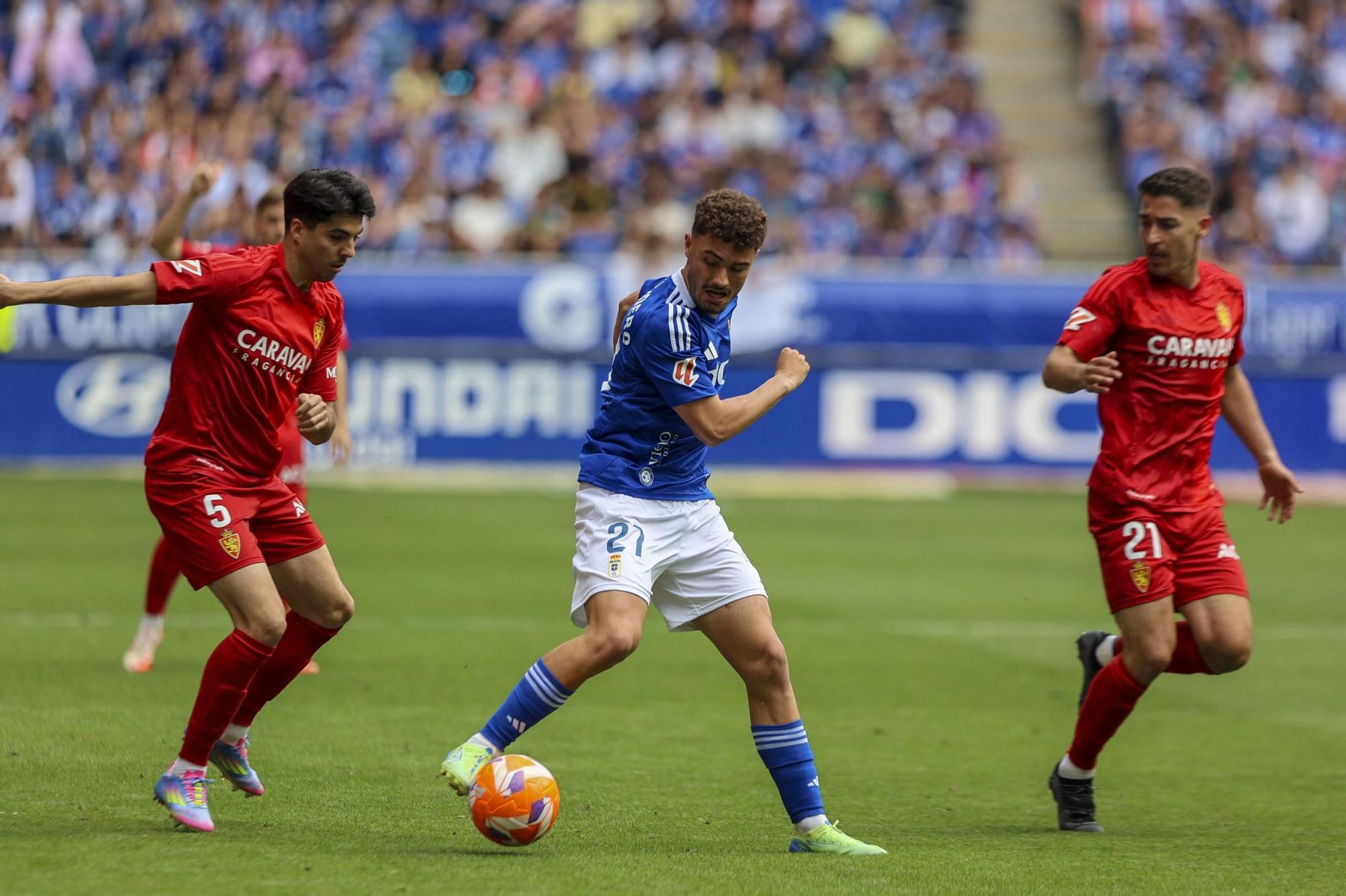 EN IMÁGENES: Ambientazo en la valiosa victoria del Oviedo contra el Zaragoza