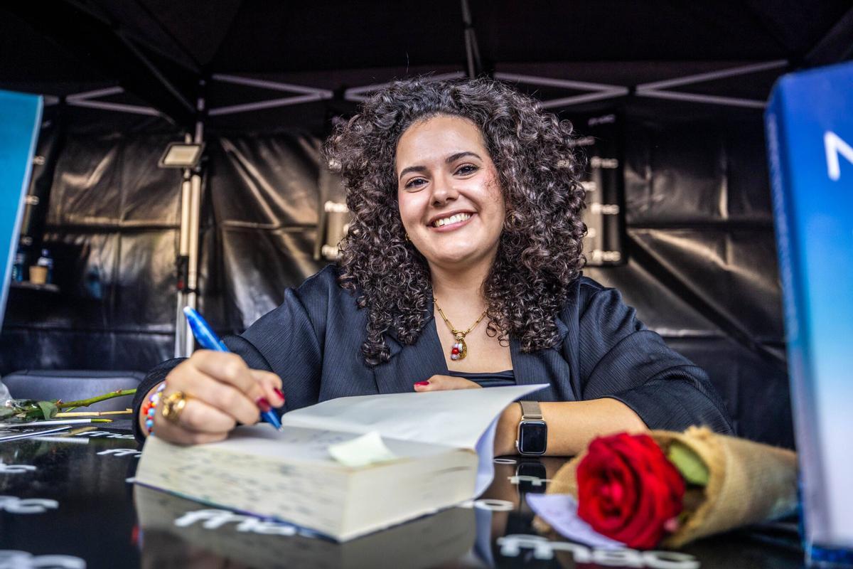 Inma Rubiales, en la firma de Sant Jordi de Barcelona