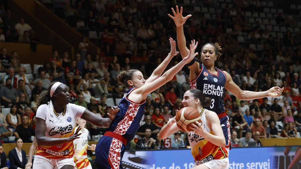 Iyana Martín named among talents to watch in Lliga Femenina Endesa