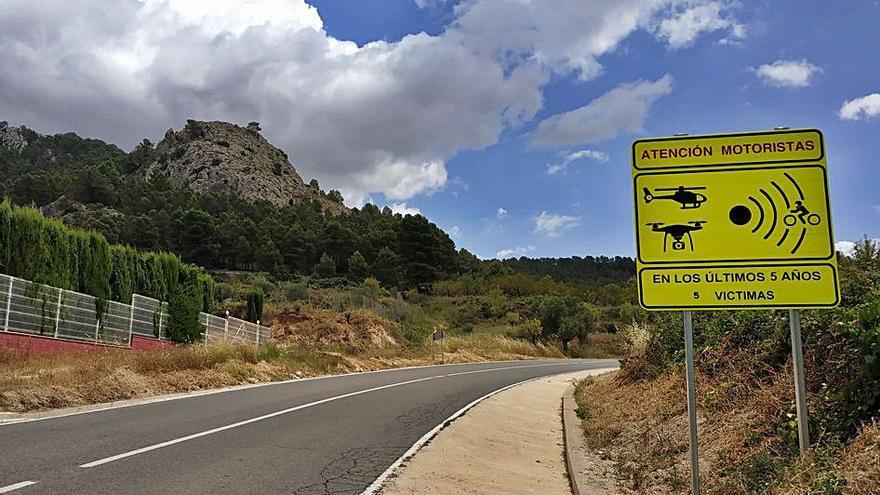 Tráfico coloca carteles con la cifra de víctimas en los tramos con más accidentes de moto