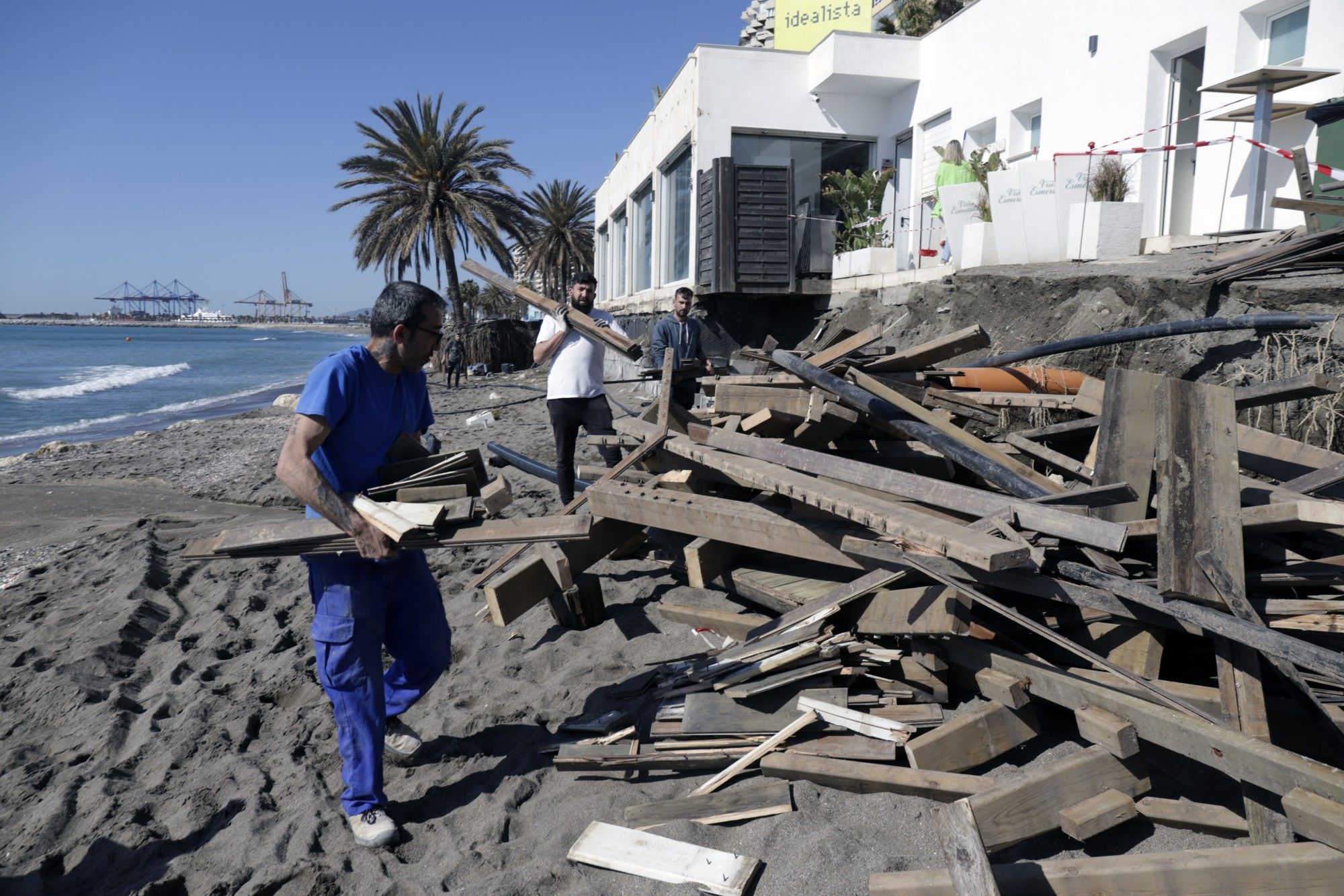 Arreglo de las playas de Málaga tras el temporal