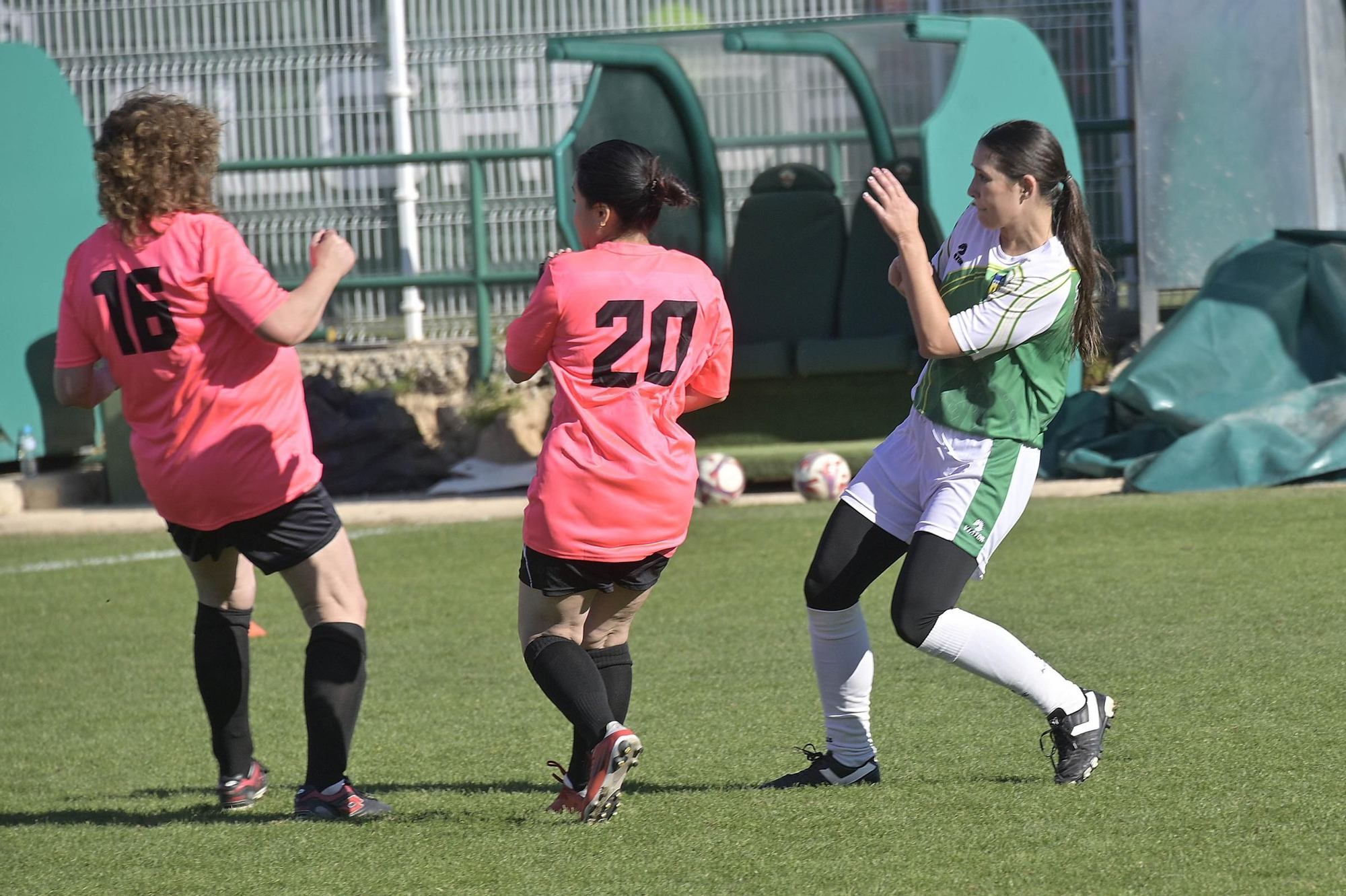 Partido de futbol benefico populares informadores