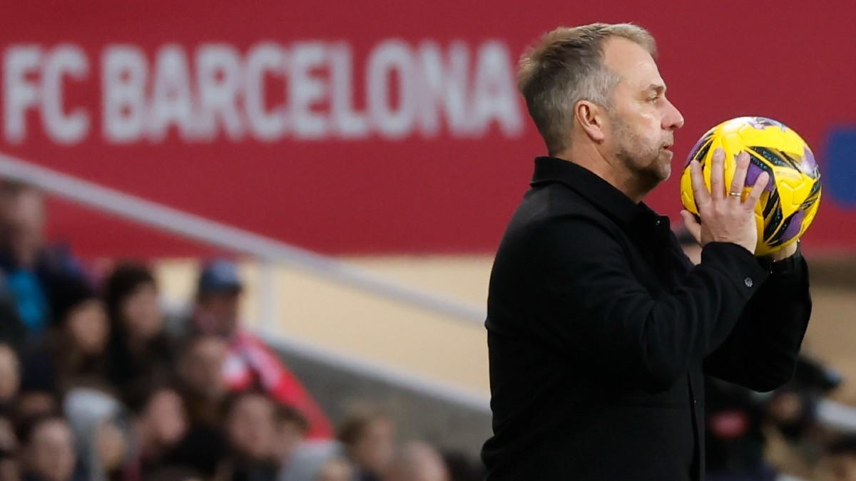 Hansi Flick durante el FC Barcelona - Real Sociedad de LaLiga