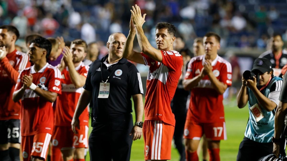 Robert Lewandowski, agradeciendo el apoyo a la afición