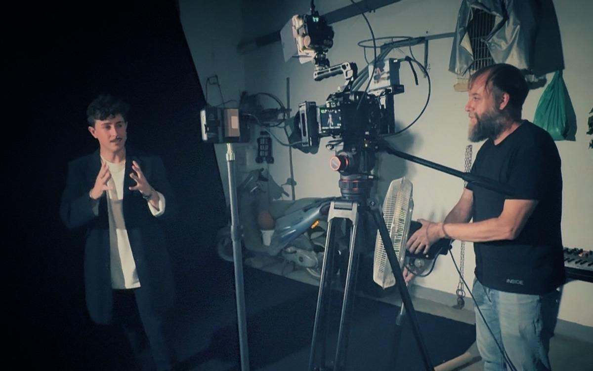 Galería | Marcos DellFuturo: Grabar un videoclip en el corralón de la abuela Galería | Marcos DellFuturo: Grabar un videoclip en el corralón de la abuela