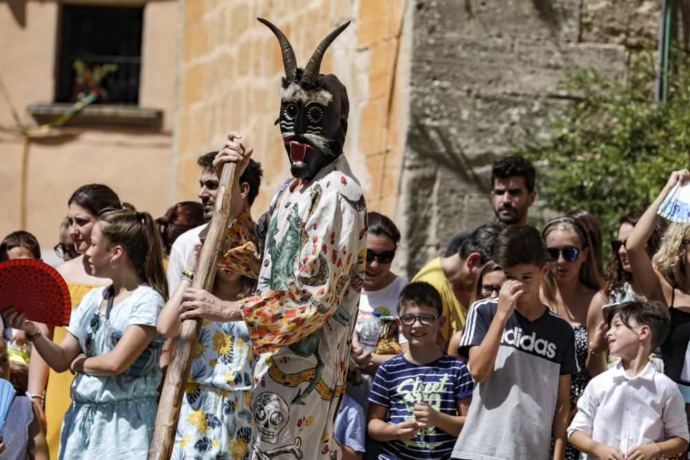 'Cossiers' con esencia del pueblo para loar al patrón