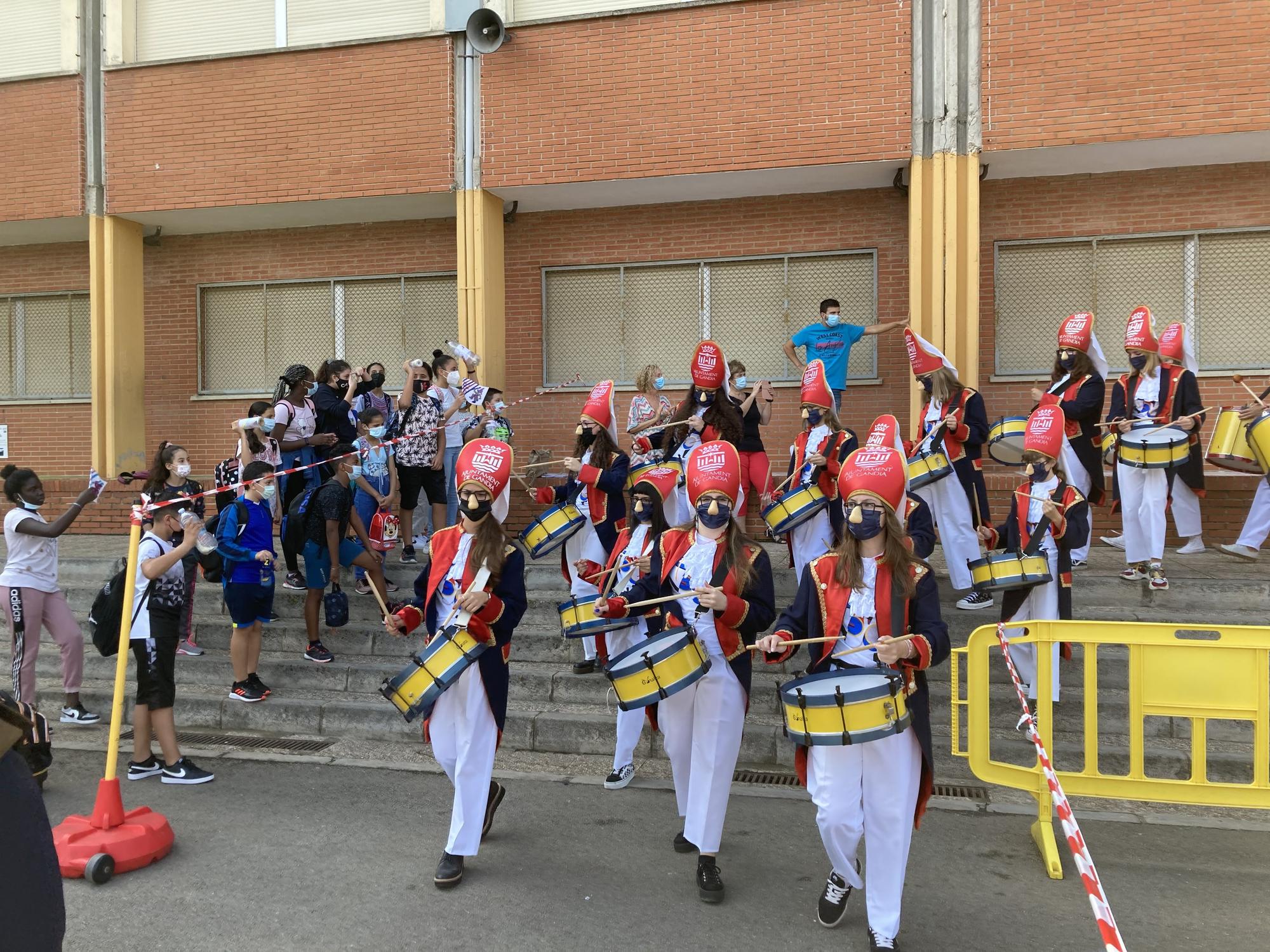 El Tio de la Porra de Gandia da la bienvenida a las fiestas