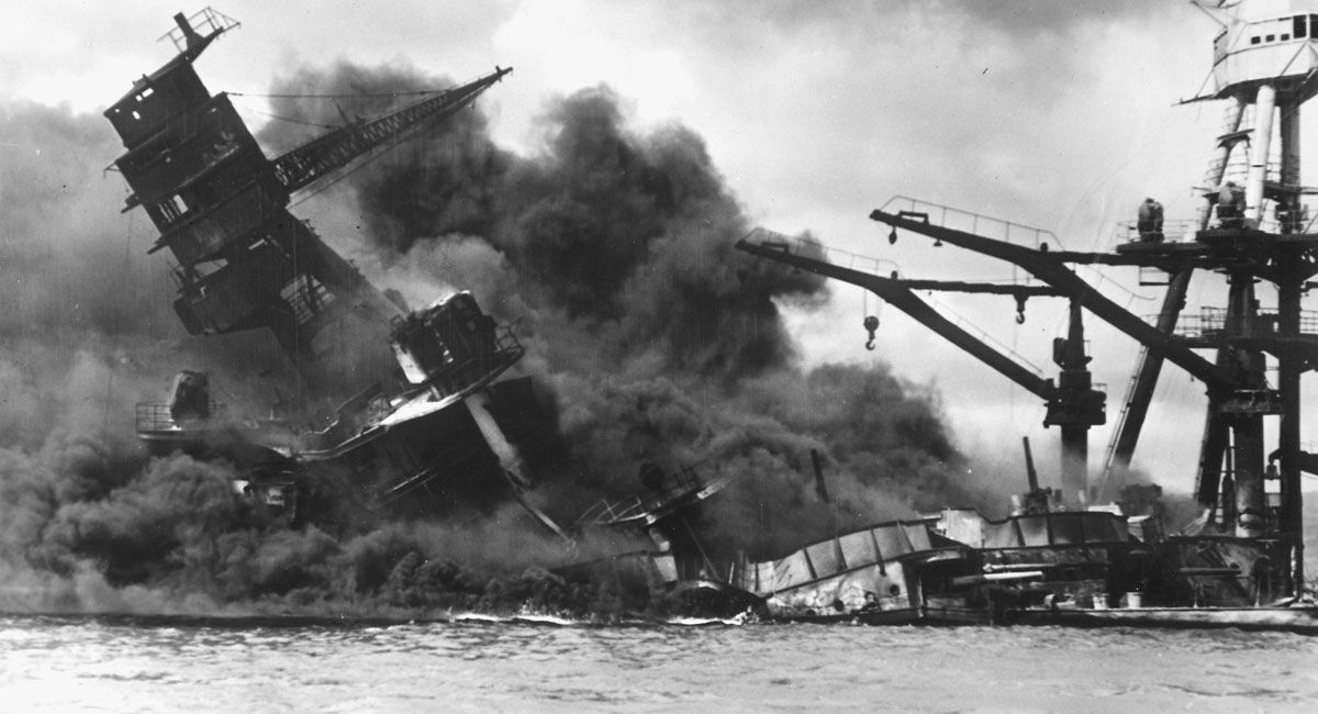 El USS Arizona, bombardeado el 7 de abril de 1941 en Pearl Harbor.