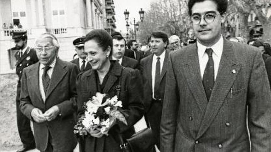 Marta Ferrusola acompanya Pere Macias en la inauguració de la plaça Manuel Malagrida.