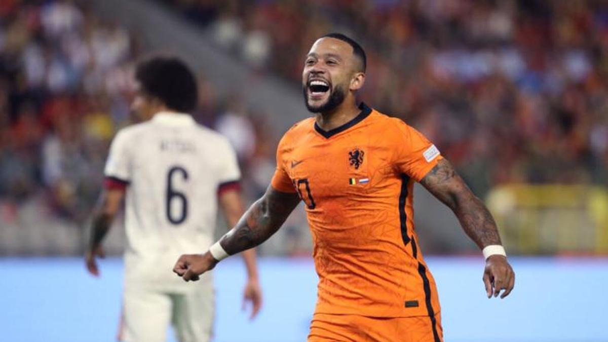 Memphis Depay juega en Holanda