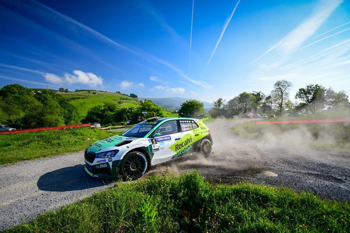 Un instante del último rally de La Espina