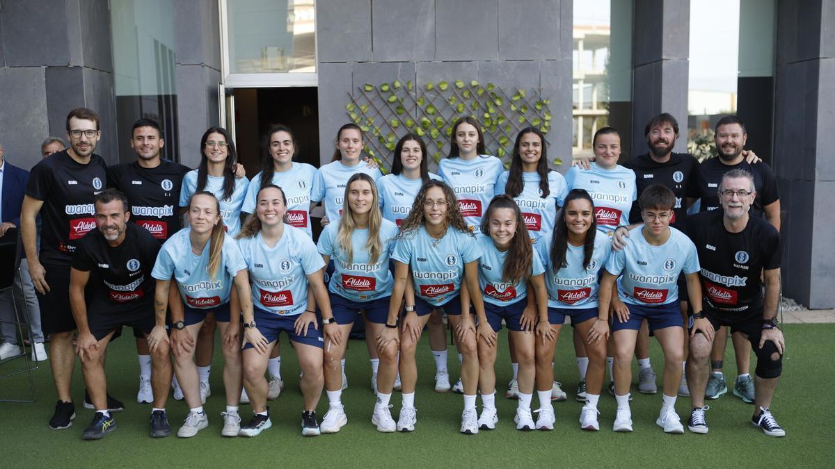 Foto de familia del Wanapix Aldelís en la presentación de la temporada 2026-27