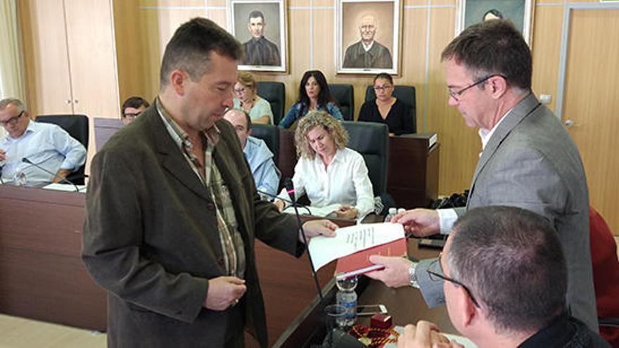 Arnau Mañas toma posesión del cargo de concejal por Guanyem