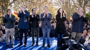 Feijóo clama pel final de Sánchez davant desenes de milers de persones