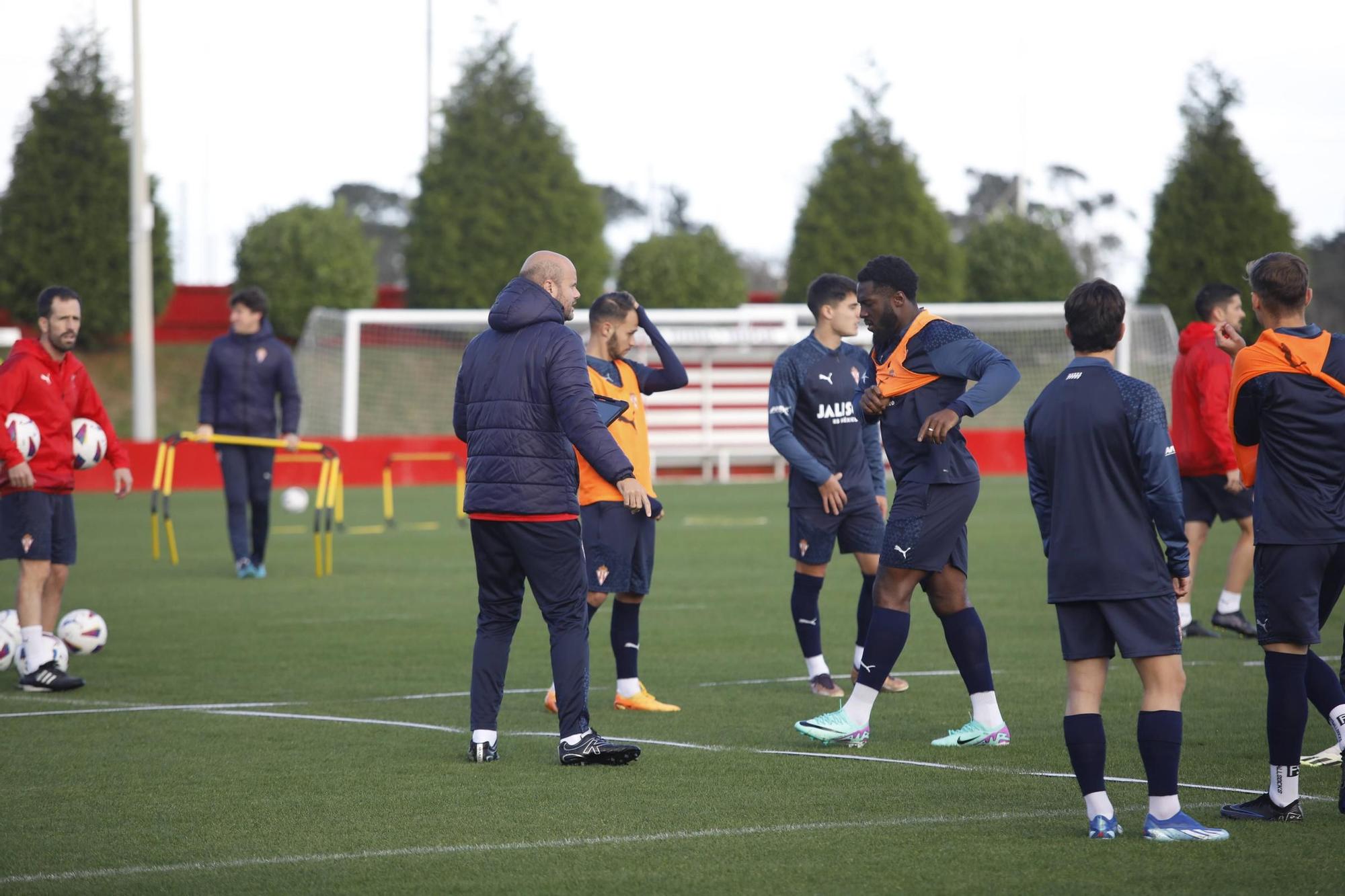 El Sporting vuelve a entrenar después de la victoria en Villareal (en imágenes)