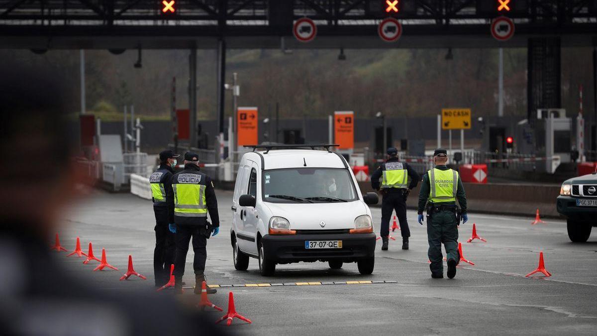 España exigirá una PCR negativa a los turistas de Francia que entren por carretera