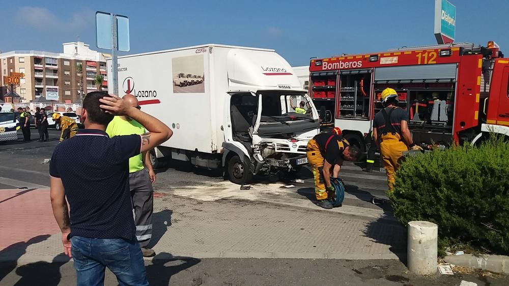 Accidente con dos camiones en Torrevieja