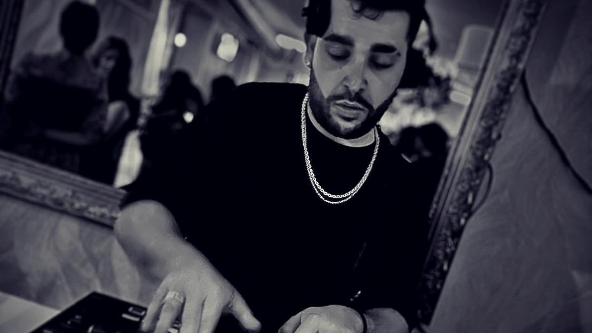Álex Cuevas, el DJ “adoptado” por Alcalá de Henares
