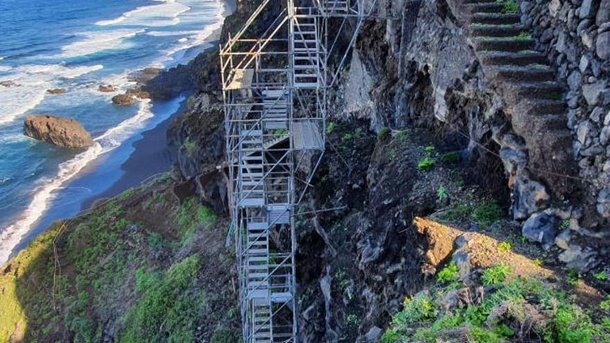 Parte de la escalera de la playa.