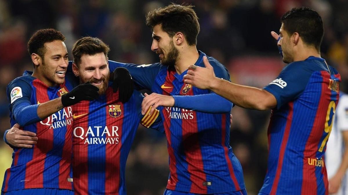 Neymar, Messi, André Gomes y Suárez celebran uno de los goles del Barça a la Real Sociedad en la vuelta de los cuartos de Copa.
