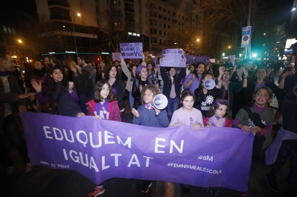 Riesen-Demo zum Weltfrauentag auf Mallorca