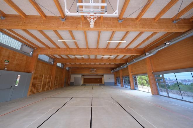 Cornellà estrena un gimnasio abierto a los vecinos en la escuela Jacint Verdaguer