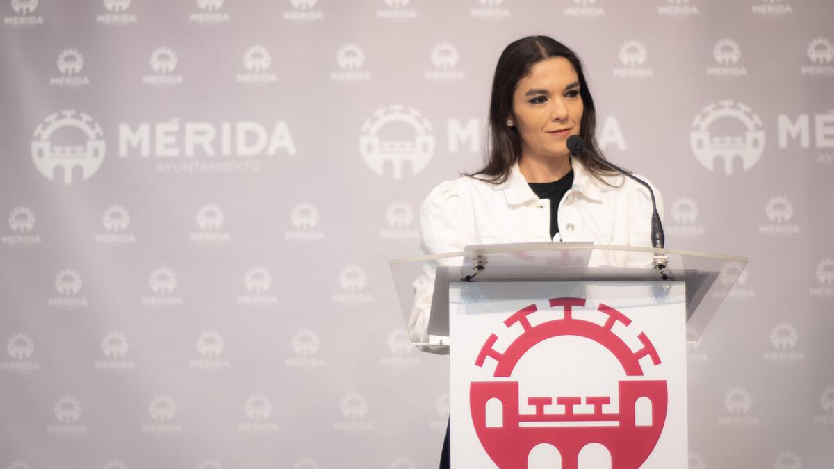 La delegada de diversidad LGTBI, Pilar Amor, en la presentación del plan.