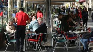 Gairebé la meitat dels empleats d'hostaleria a Barcelona no parla català