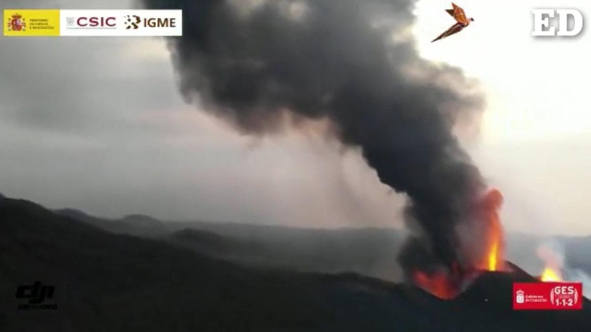 Un dron graba la erupción del volcán en La Palma