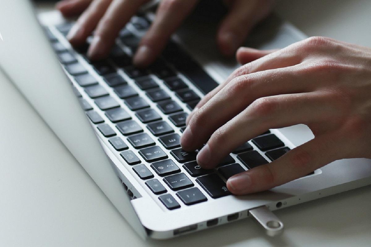 Así es el USB de 64GB con más de 170.000 valoraciones y por menos de 8 euros