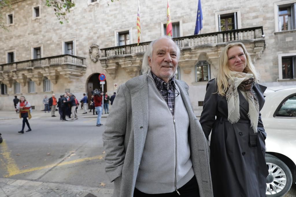 La euforia de los acusados en el caso Cursach tras quedar el juicio visto para sentencia