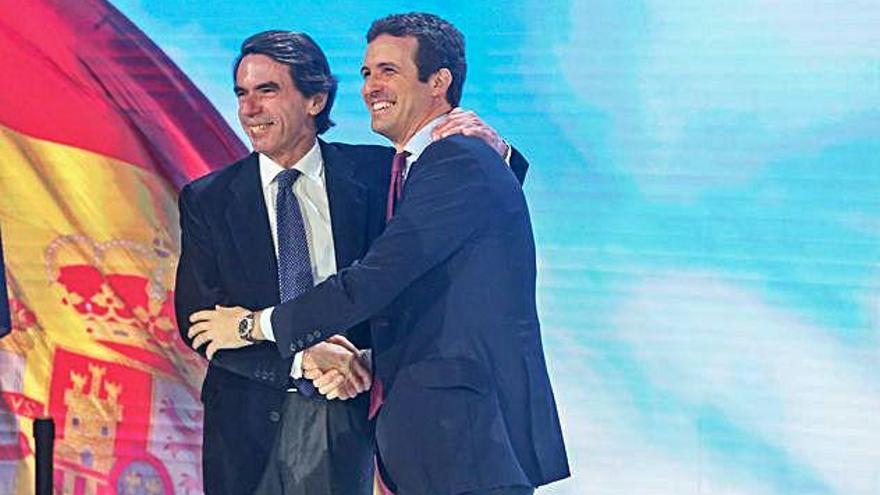 Aznar beneeix l&#039;estratègia de Casado i insisteix en la mà dura al sobiranisme