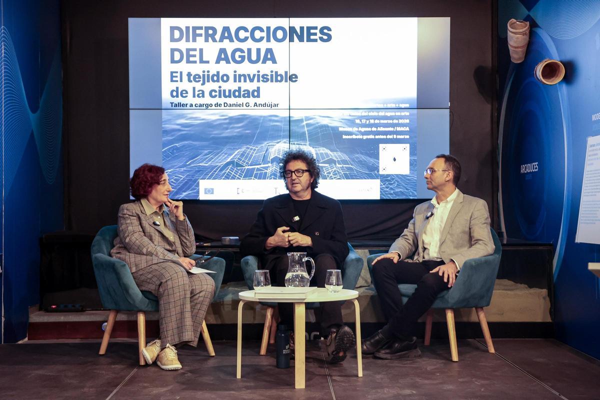 Rosa Castells, Daniel G. Andújar e Ignacio Casals presentan el proyecto que combina arte y tecnología en el Museo de Aguas de Alicante