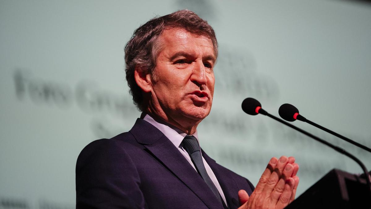 El presidente del PP, Alberto Núñez Feijóo , en el Ateneo de Madrid