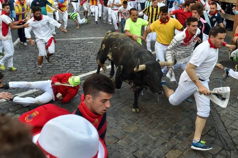 Fotogalería del sexto encierro de San Fermín