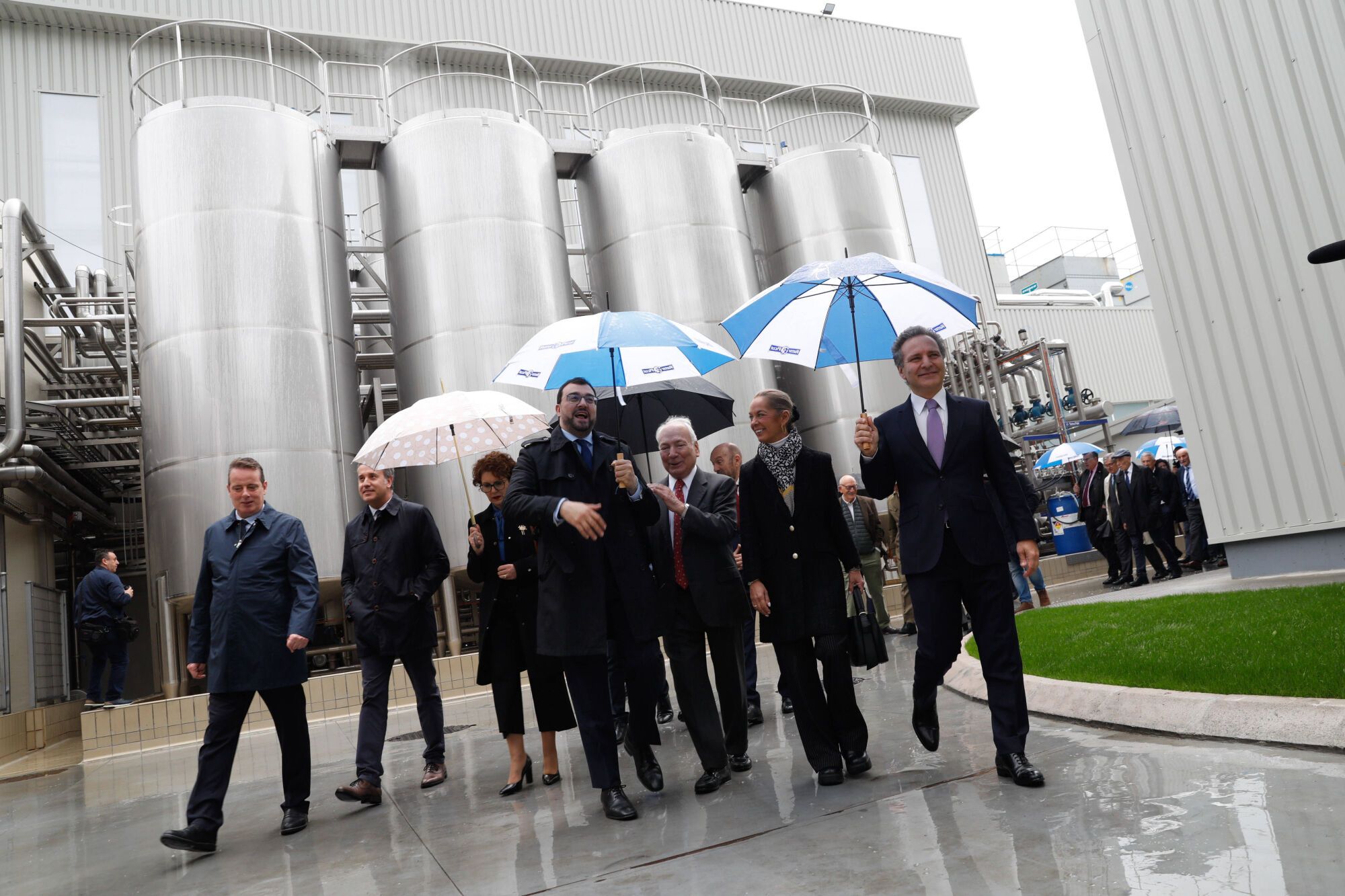 EN IMÁGENES: Inauguración de la nueva planta de Reny Picot en Anleo (Navia)