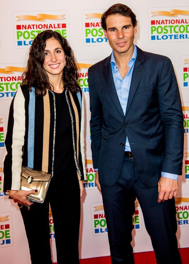 El look de Xisca Perelló con bolso de Bulgari junto a Rafa Nadal en la gala 'Good Money' en Ámsterdam