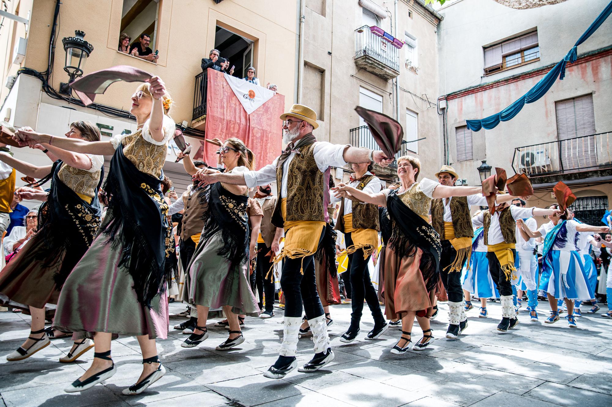 Troba't a les fotos del multitudinari ball de gitanes de Sant Vicenç