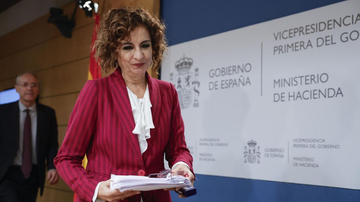 La ministra de Hacienda, María Jesús Montero, en su llegada a la rueda de prensa para presentar la propuesta del nuevo modelo de financiación autonómica.