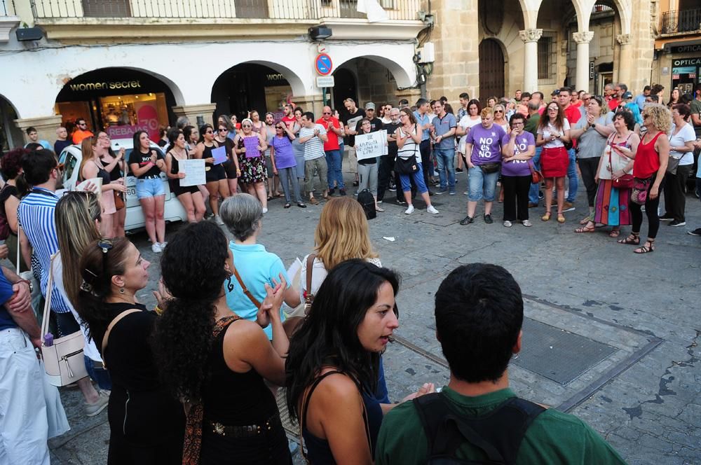 Manifestaciones contra la libertad provisional de La Manada en Extremadura