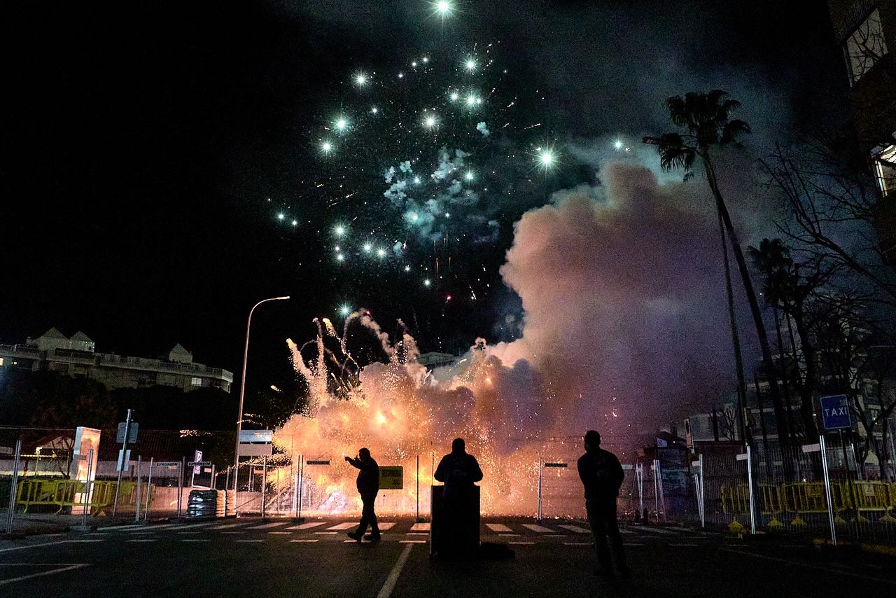 Así ha sido la espectacular mascletà nocturna de Gandia