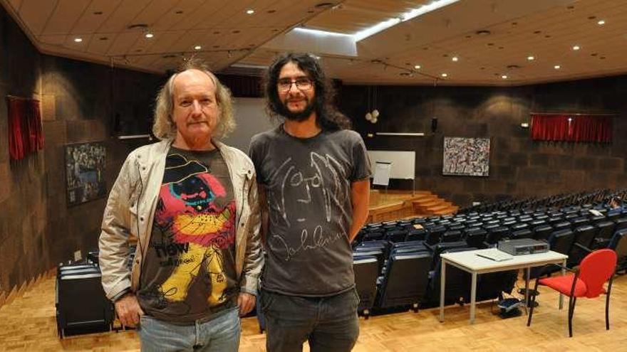 Philip Newell con un miembro del grupo Sonitum. // FdV