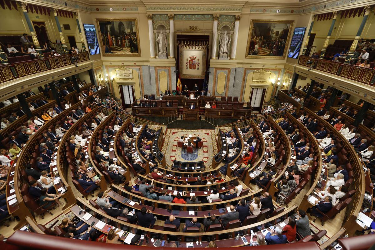El hemiciclo del Congreso durante la sesión constitutiva de las Cortes. EFE/ Juan Carlos Hidalgo **POOL** El hemiciclo del Congreso durante la sesión constitutiva de las Cortes. EFE/ Juan Carlos Hidalgo **POOL**