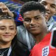 Marcus Rashford, junto a Lucia Loi tras disputar un partido con la selección