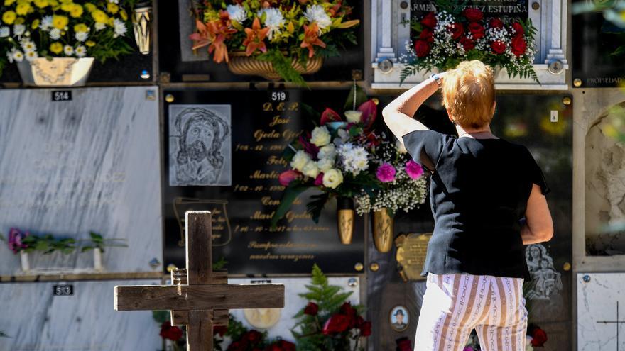 Una vecina de San Bartolomé de Tirajana, obligada a esperar veinte días para enterrar a su madre