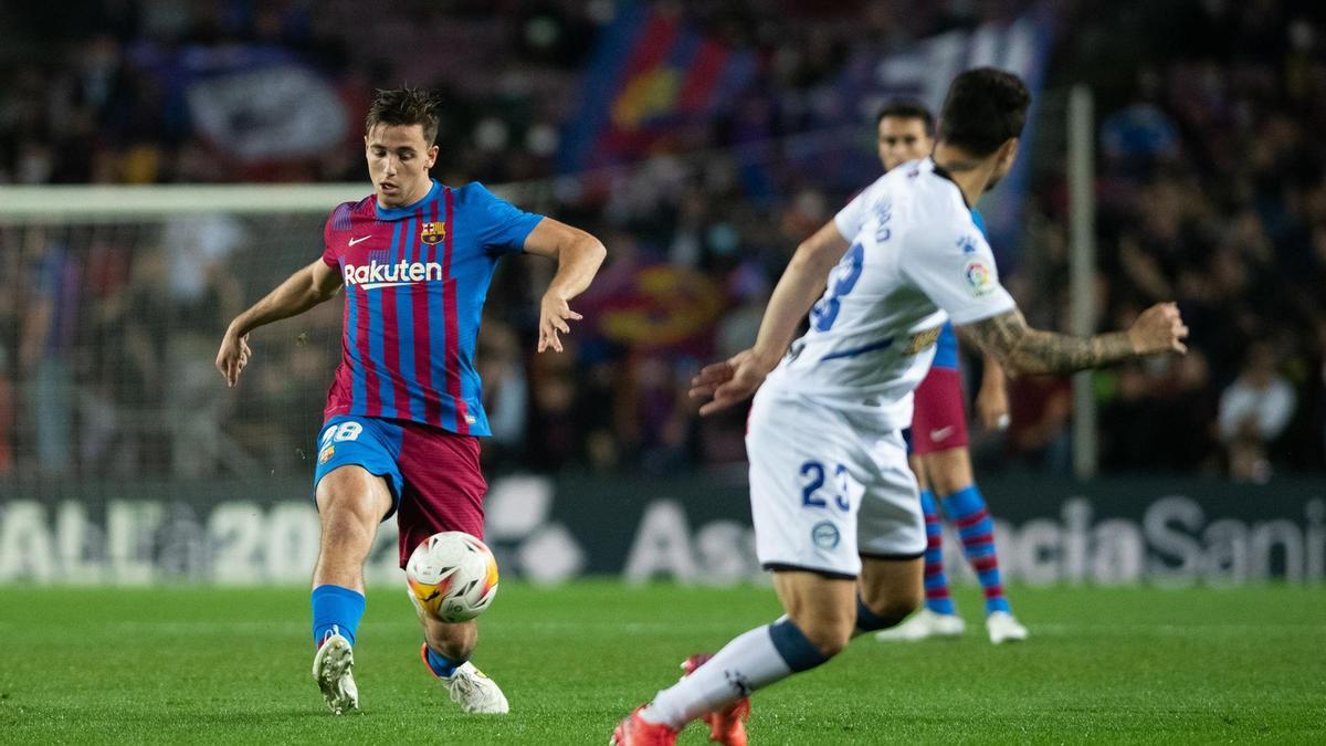 Nico González, en un partido con el FC Barcelona.