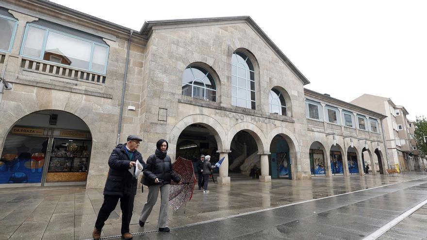 Fachada del Mercado de Pontevedra, este Jueves Santo.