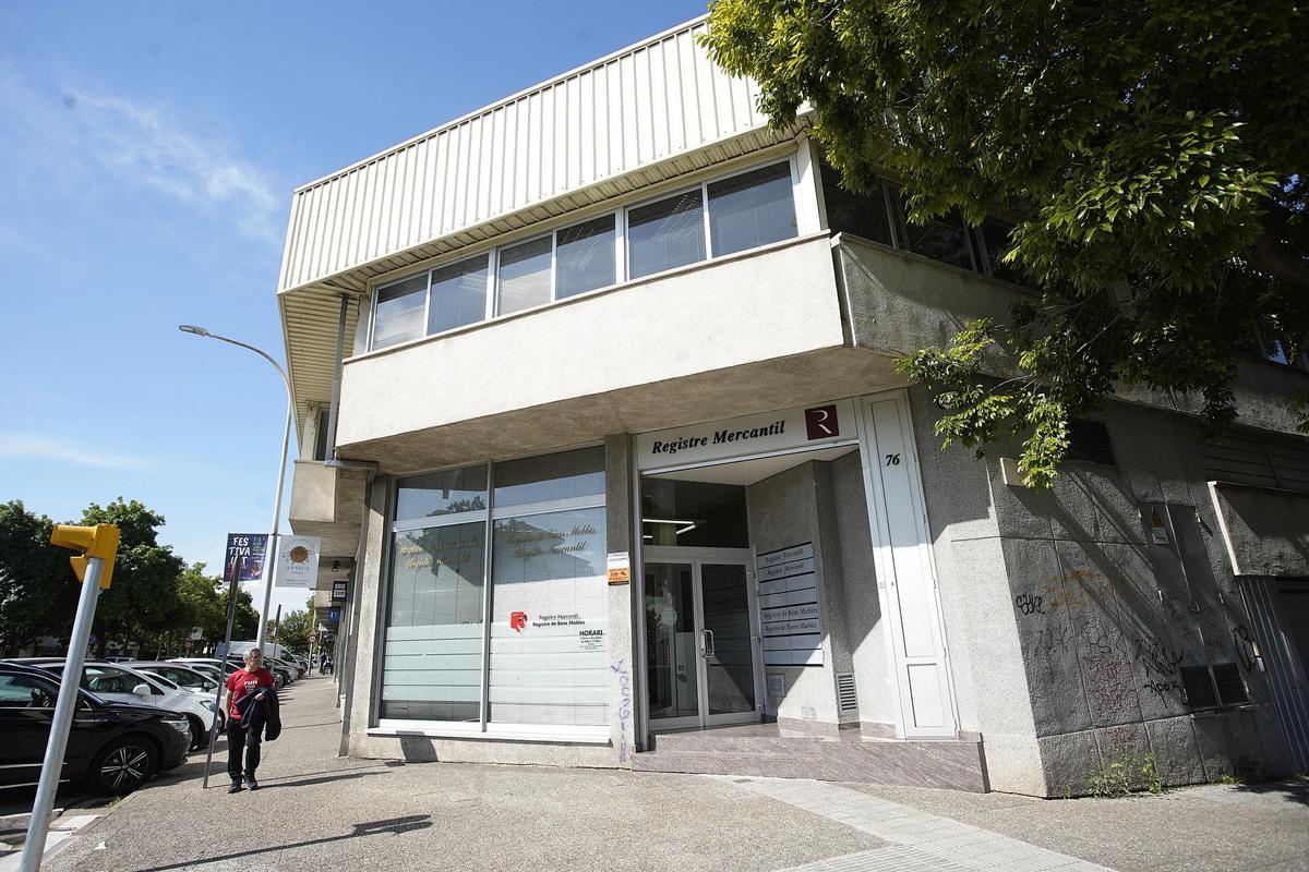 La façana del registre mercantil de Girona.